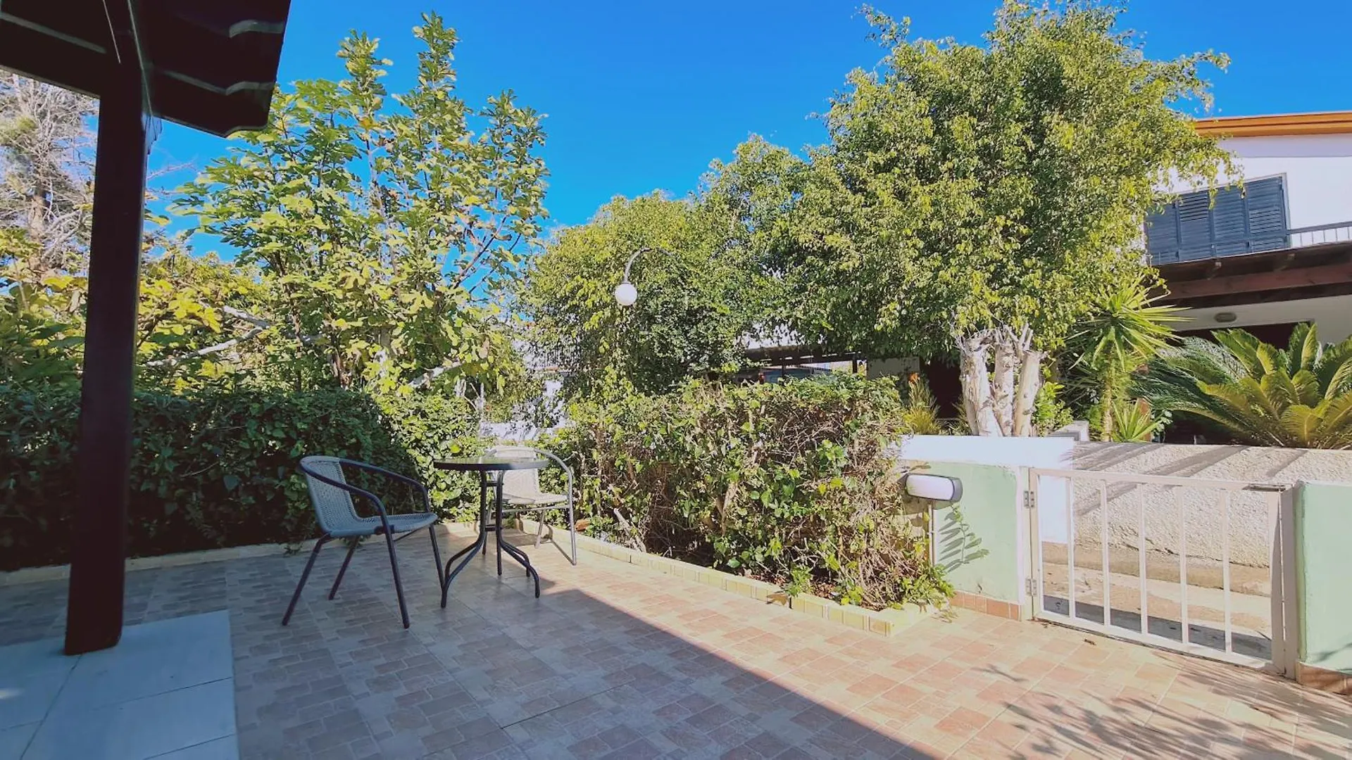Stay Crystal Waves Maisonette Meneou 0*,