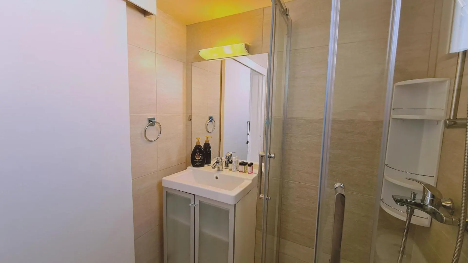 Stay Crystal Waves Maisonette Meneou