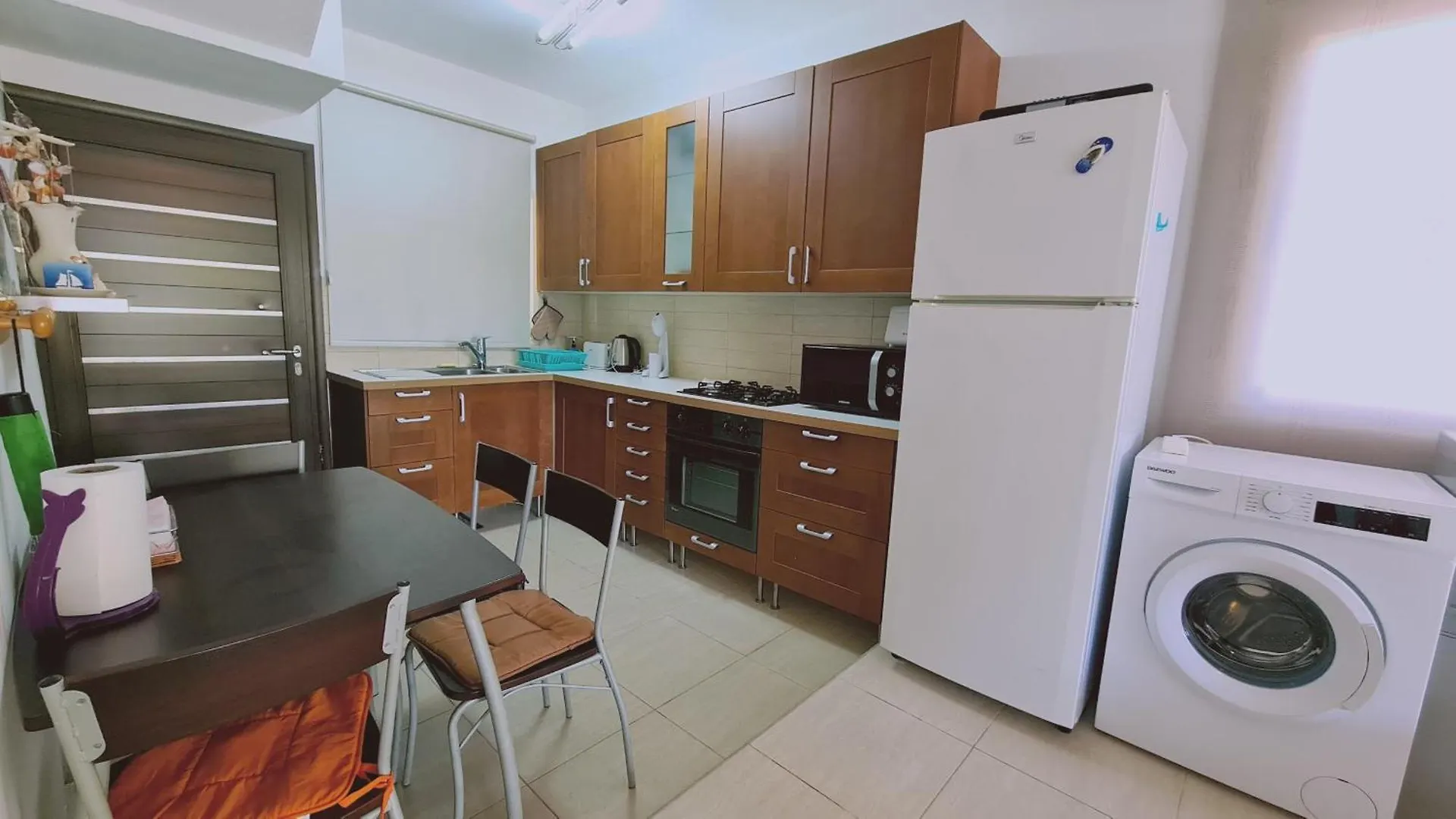 Stay Crystal Waves Maisonette Meneou