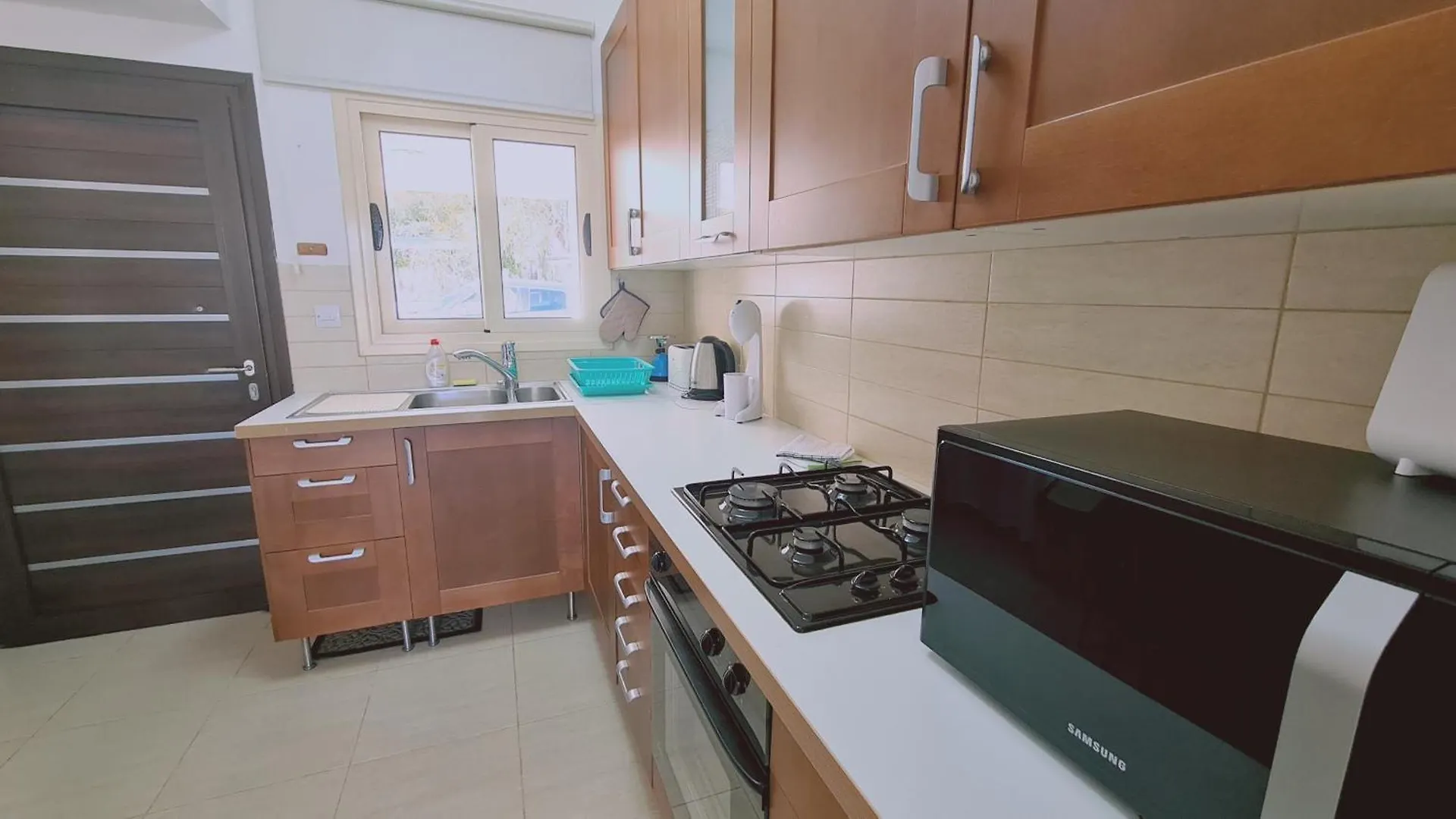 Stay Crystal Waves Maisonette Meneou